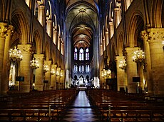 Paris Cathédrale Notre-Dame Innen Langhaus Ost 2.jpg