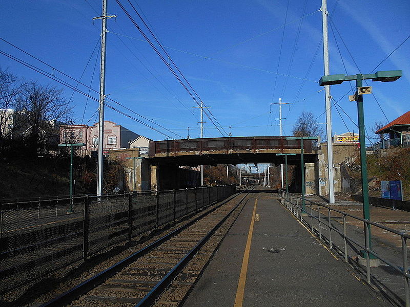 File:Perth Amboy Station (15961740112).jpg