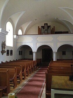 Pfarrkirche Baumgarten Orgel von unten.jpg