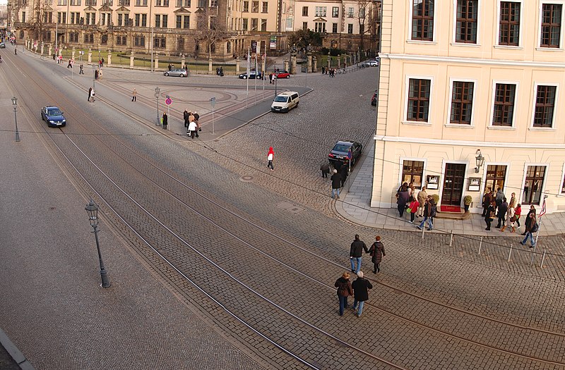 File:Piece of street in Dresden - panoramio.jpg