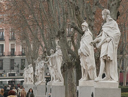 ไฟล์:Plaza_de_Oriente_(Madrid)_11.jpg