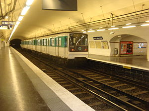 Métro De Paris Porte Des Lilas: Situation, Histoire, Fréquentation