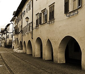 Portici Egna.jpg