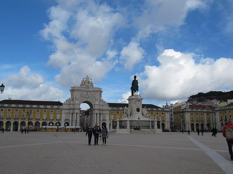 File:Praça do Comércio (14005370122).jpg