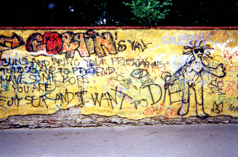 File:Prague; July 1998 05.jpg