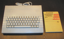 1980s-era personal computer with end-user documentation Pravetz 8d with manual.png