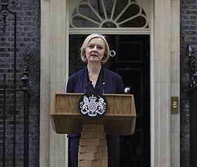 Prime Minister Liz Truss announces her resignation (cropped).jpg