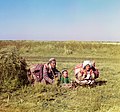Kasakhiske nomadar på ei steppe i Usbekistan