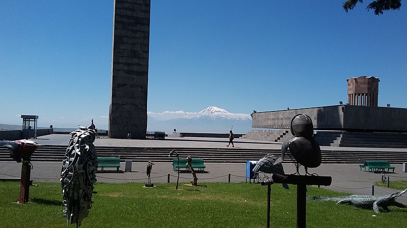 File:Public art in Cascade, Yerevan 31.jpg