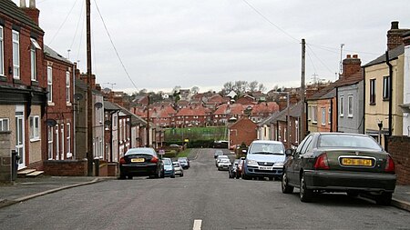 ไฟล์:Queen Street - geograph.org.uk - 314138.jpg