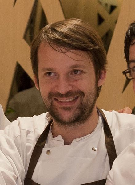 File:René Redzepi en la cena de las 14 estrellas Michelín del restaurante Zaldiarán.jpg