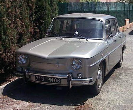 Renault8.jpg