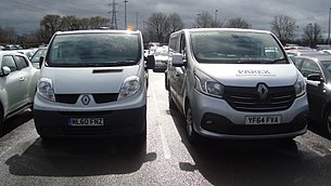 Renault Trafic's (16982985259).jpg