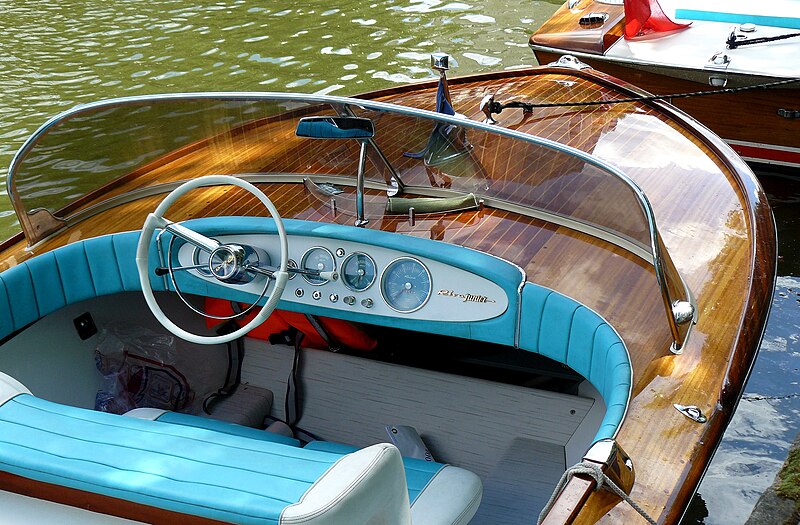 File:Riva junior.jpg