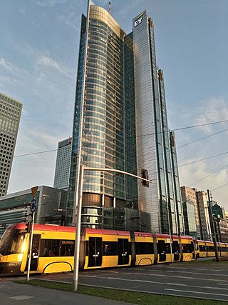 <span class="mw-page-title-main">Rondo 1</span> Office skyscraper with a total height of 192 m located in Warsaw, Poland