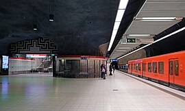 A train at Ruoholahti metro station. Ruoholahden metroasema.jpg