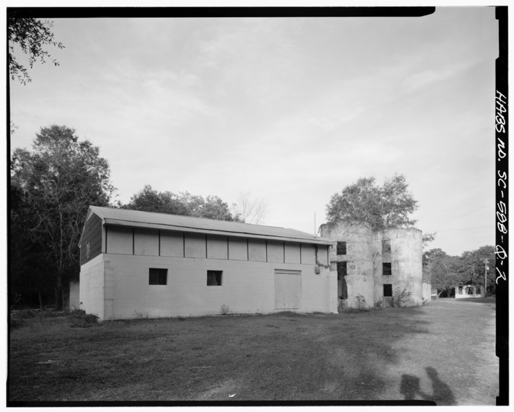 File:SOUTH (WITH SILOS) AND WEST ELEVATIONS - Penn School Historic District, Old Milk Barn, SC Route 37, 1 mile South of Frogmore, St. Helena Island, Frogmore, Beaufort County, SC HABS SC,7-FROG.V,18-2.tif