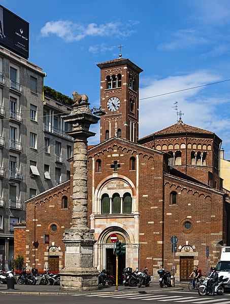 File:San Babila, Milan, from across piazza.jpg