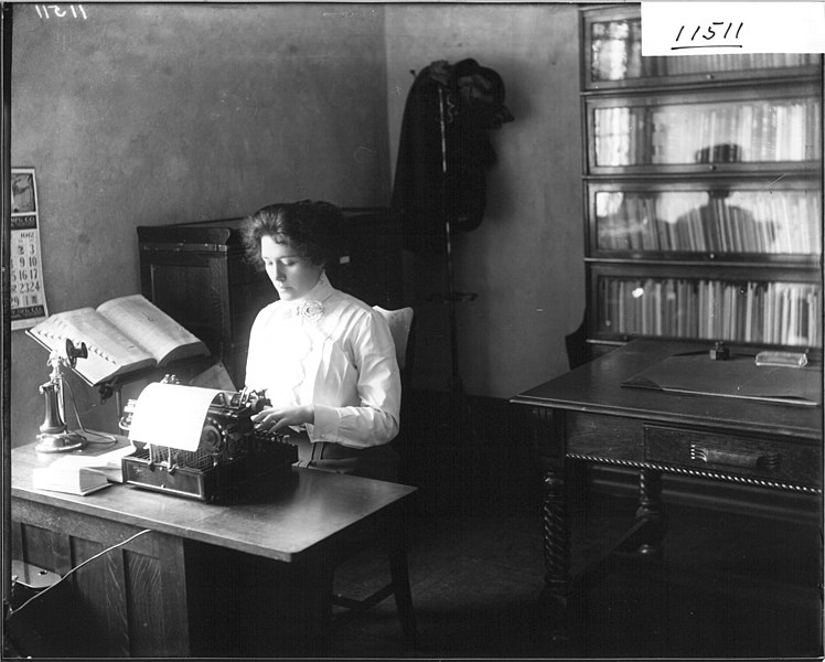 File:Secretary at typewriter 1912 (3192197470).jpg