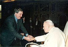 Smith greeting Pope John Paul II in 2001 Senator Bob Smith with Pope John Paul II.jpg