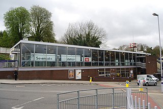 <span class="mw-page-title-main">Sevenoaks railway station</span> Railway station in Kent, England