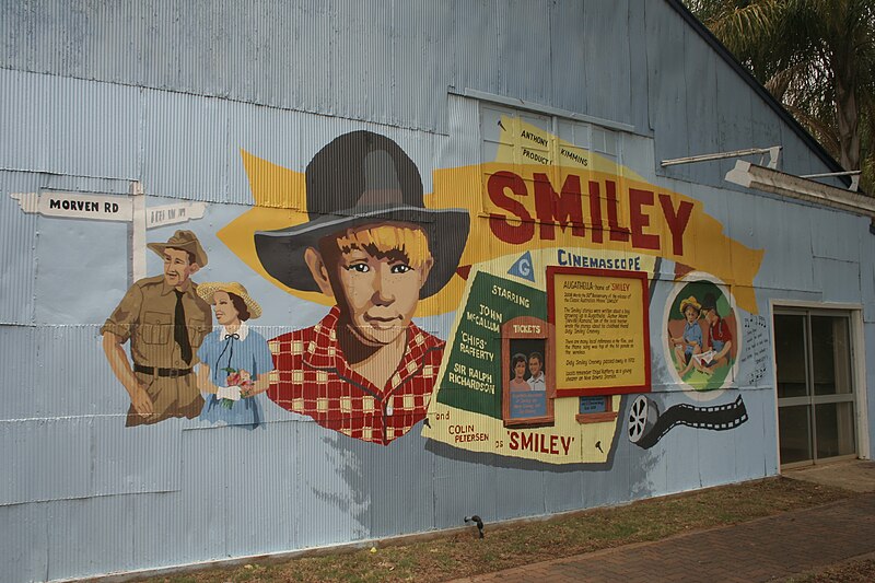 File:Smiley mural at Augathella, Queensland.jpg