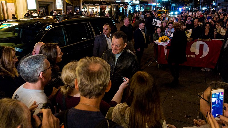 File:Springsteen On Broadway - Walter Kerr Theater - Thursday 2nd November 2017 SpringsteenBroadWay021117-3 (37514414794).jpg