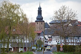 Kilátás a városra a Keresztelő Szent János katolikus templommal, Lüdermünd