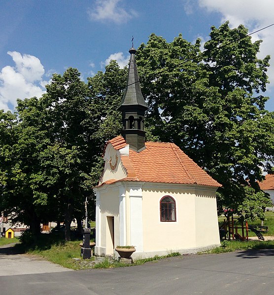 File:Starý Dražejov, chapel of Saint John of Nepomuk 01.jpg