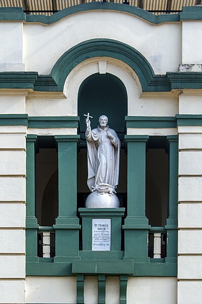 File:Statue of St. Francis Xavier at St. Xavier's School, Kolkata 20 2b.jpg