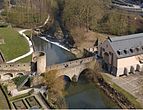 Stone bridge over Alzette river.JPG