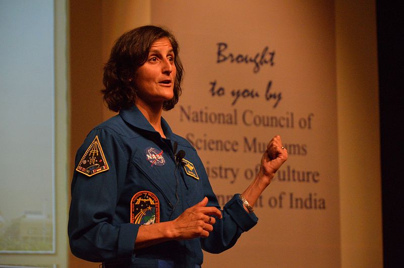 File:Sunita Lyn Williams - Science City - Kolkata 2013-04-02 5902.JPG