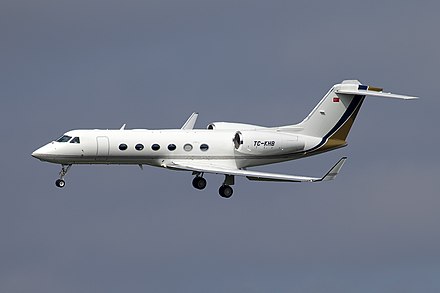 The G450 (GIV-X) is 12 in (30 cm) longer and the main door is moved aft, it has updated engines, flight deck and systems.