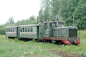 ТУ4-2129 mit Personenzug bei Mirny (Oblast Kirow; 2007)