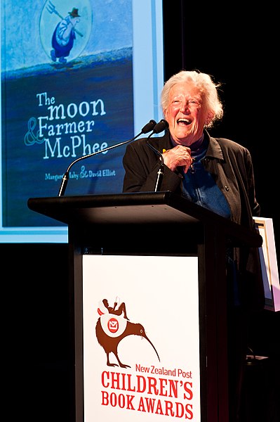 Mahy and her winning book The Moon & Farmer McPhee at the 2011 New Zealand Post Children's Book Awards