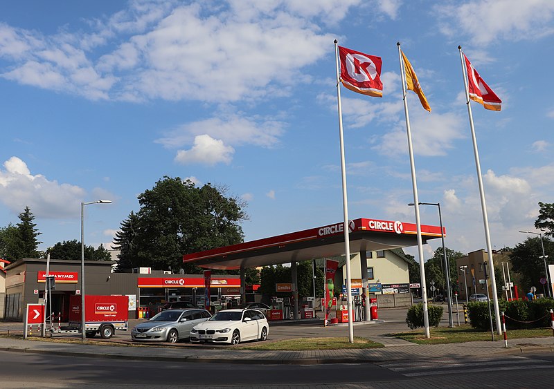 File:Tarnow stacja benzynowa Circle K.jpg