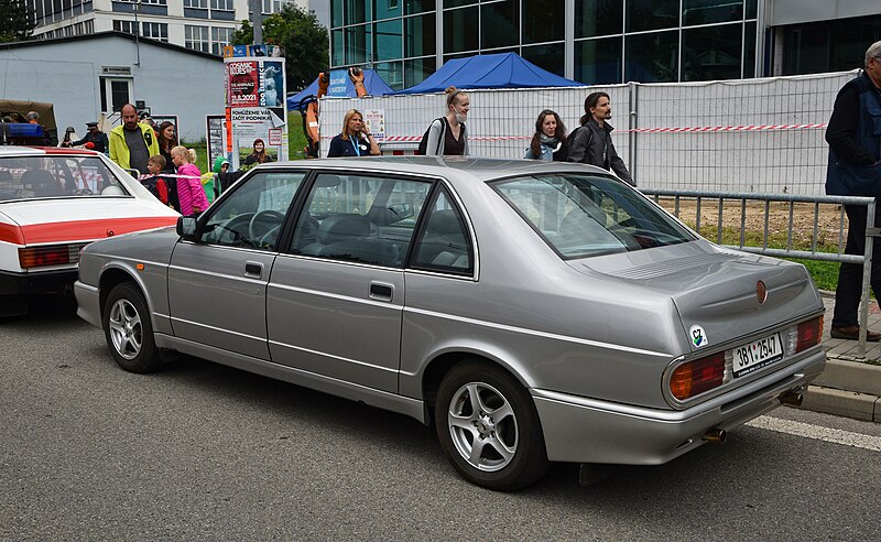 File:Tatra T700 Technické muzeum Brno 2.jpg