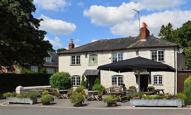 File:The Fox Inn, Tangley, Hampshire - geograph.org.uk - 4602274.jpg