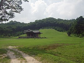 The Tomb of King Hyeonjong.JPG