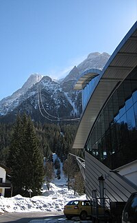 Tiroler Zugspitzbahn Blick von Talstation zur Spitze