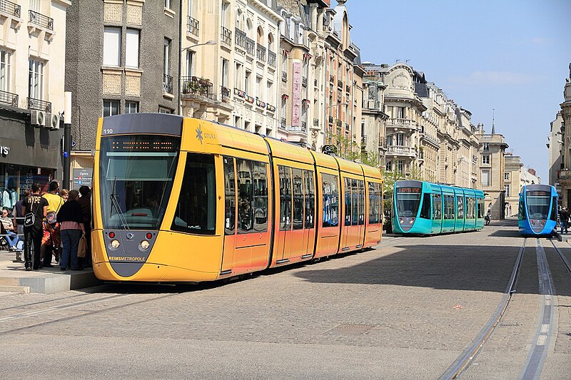 File:Tramway de Reims.jpg