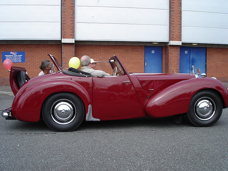 Der Triumph Roadster  800px-Triumph_1800_roadster_side