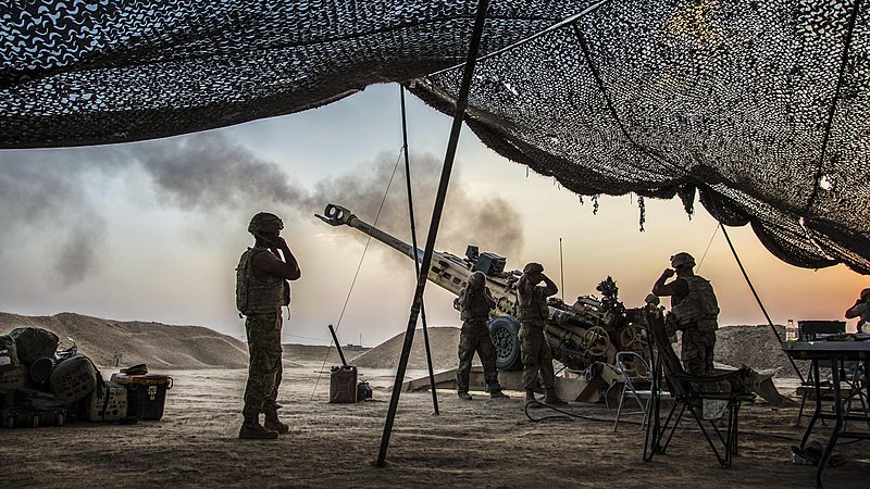 File:U.S. Army Soldiers fire an M777 towed 155mm howitzer to support Iraqi security forces in northern Iraq, Aug. 15, 2017.jpg