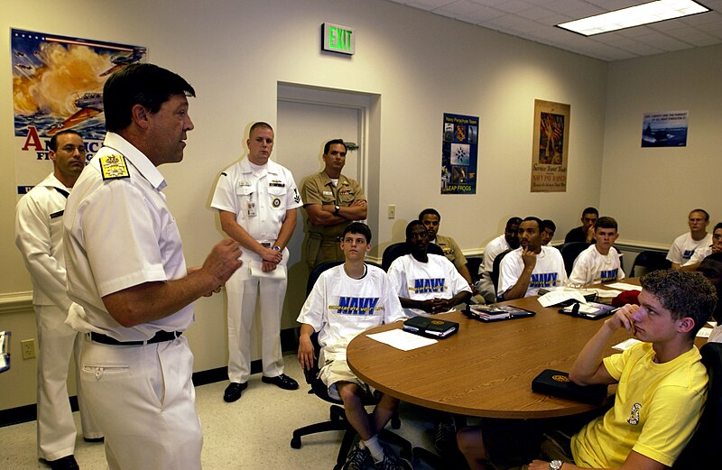 File:US Navy 040609-N-3659B-004 Royal Navy Director of Naval Recruiting Commodore G. J. Thwaites, speaks to a group of Delayed Entry Program (DEP) personnel.jpg