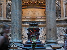 220px-Umberto_tomb_pantheon.jpg