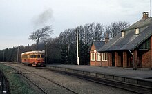 Railcar from Vestbanen at Lunde station in 1975. VNJ Varde Norre Nebel Jernbane Vestbanen 800901.jpg