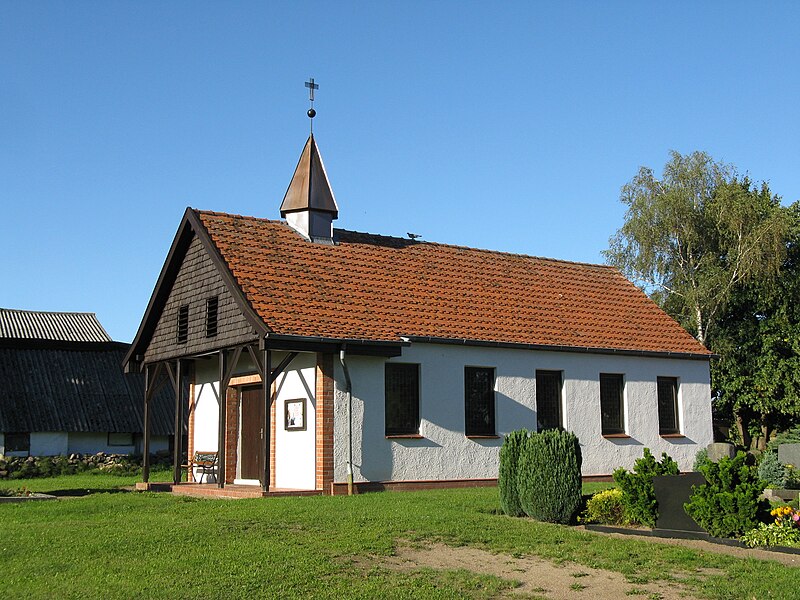 File:Valluhn Kapelle 2008-08-30.jpg