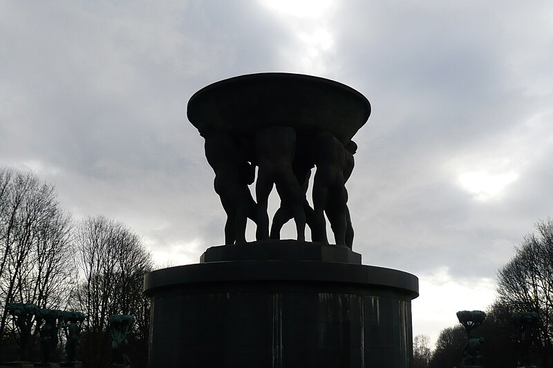 File:Vigelandsparken (2327144105).jpg