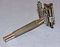 Vintage Valet AutoStrop Single Edge Silver Plated Safety Razor, Model B2, Made In USA, Circa 1919 - 1921 (29427599511).jpg