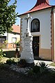 Čeština: Kříž u kaple v Ráječku, okr. Blansko. English: Wayside cross near chapel in Ráječko, Blansko District.